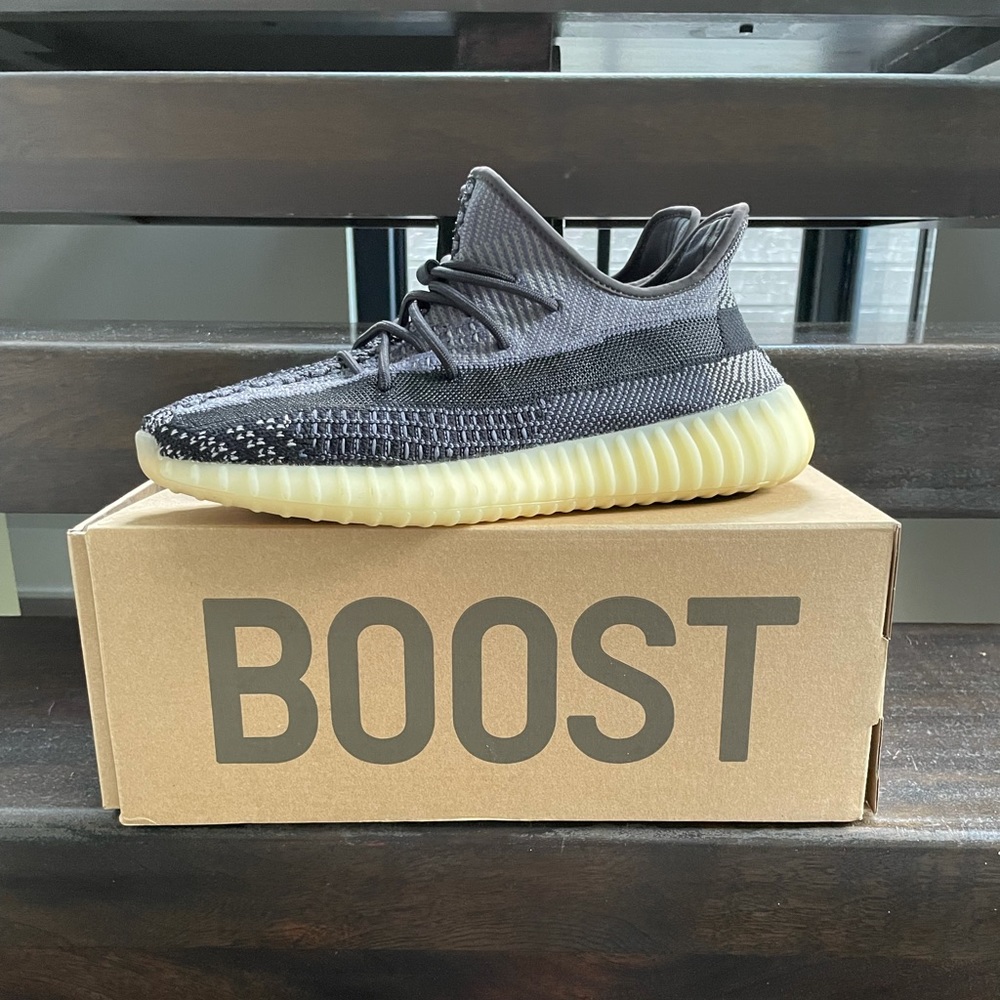 Men’s Yeezy Boost Carbon